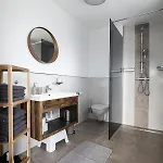 Alpen Apartment Mit Dachterrasse & Parkplatz * Kundl